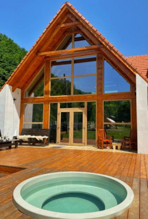 Scrind 11 - Madleine Chalet